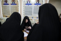 رفسنجاني وروحاني يتقدمان في طهران في انتخابات مجلس الخبراء رفسنجاني وروحاني يتقدمان في طهران في انتخابات مجلس الخبراء