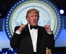 الرئيس الأمريكي دونالد ترامب- اكي الرئيس الأمريكي دونالد ترامب- اكي