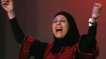 فلسطينية تفوز بجائزة التعليم الدولية وقدرها مليون دولار فلسطينية تفوز بجائزة التعليم الدولية وقدرها مليون دولار