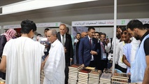 بمشاركة 80 دار نشر، فيما يتضمن برنامج المعرض، الذي يستمر حتى 26 أكتوبر الجاري، ندوات ومحاضرات فكرية تقدمها نخبة من المفكرين والكتاب، إلى جانب فعاليات لتوقيع الكتب، ورواق مخصص للفن التشكيلي والرسم والخط العربي بمشاركة 80 دار نشر، فيما يتضمن برنامج المعرض، الذي يستمر حتى 26 أكتوبر الجاري، ندوات ومحاضرات فكرية تقدمها نخبة من المفكرين والكتاب، إلى جانب فعاليات لتوقيع الكتب، ورواق مخصص للفن التشكيلي والرسم والخط العربي