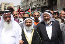 الأمن الاردني يخلي مقر الاخوان المسلمين ويغلقه بالشمع الأحمر الأمن الاردني يخلي مقر الاخوان المسلمين ويغلقه بالشمع الأحمر