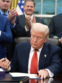 تر امب يوقع قرار الغاء قانون قيصر - البيت الابيض تر امب يوقع قرار الغاء قانون قيصر - البيت الابيض