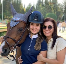 شام الاسد مع حصانها وامها - فيسبوك شام الاسد مع حصانها وامها - فيسبوك