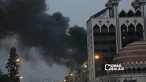 أعمدة دخان جراء سقوط قذيفة خلف جامع الرحمن بمدينة حلب- 8 كانون الثاني 2026 (عنب بلدي) أعمدة دخان جراء سقوط قذيفة خلف جامع الرحمن بمدينة حلب- 8 كانون الثاني 2026 (عنب بلدي)