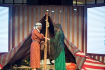 عرض مسرحية مسرحية "طوي بخيتة "لمريم الغفلي بمعرض ابو ظبي للكتاب عرض مسرحية مسرحية "طوي بخيتة "لمريم الغفلي بمعرض ابو ظبي للكتاب