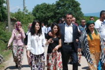 "شارع العشاق".. قبلة الراغبين بالزواج في "جناق قلعة" التركية