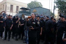 إحالة 9 من الشرطة المصرية للمحاكمة بتهمة الاعتداء على طبيبين