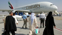 صيني يتسلل لطائرة إماراتية في شنغهاي قبل اكتشافه في دبي صيني يتسلل لطائرة إماراتية في شنغهاي قبل اكتشافه في دبي