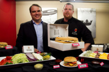 كيف تتحكم في الرغبة الشديدة لتناول البرجر أو البيتزا أو الشوكولاته؟ كيف تتحكم في الرغبة الشديدة لتناول البرجر أو البيتزا أو الشوكولاته؟