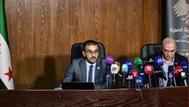 مؤتمر صحفي لتسليم اللجنة الوطنية للتحقيق في أحداث السويداء تقريرها النهائي لوزير العدل السوري في مبنى وزارة الإعلام بدمشق - 17 آذار 2026 (سانا)