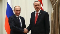 اردوغان يقدم تعازيه لعائلة قائد الطائرة الحربية الروسية المنكوبة