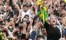 آلاف المؤيدين للاكراد باسطنبول يتجمعون رفضا للانقلاب والطوارىء آلاف المؤيدين للاكراد باسطنبول يتجمعون رفضا للانقلاب والطوارىء