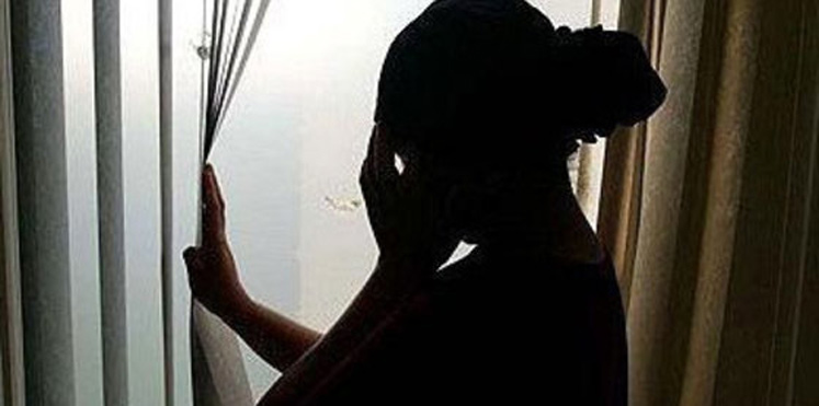 خاطبة سعودية تزوج زوجها عبر الـ "واتس آب"