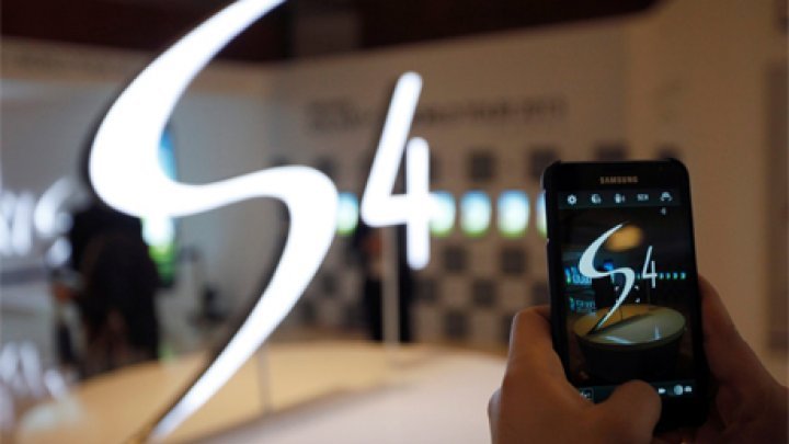 "سامسونغ" تعلق مبيعات "غالاكسي نوت 7" بسبب انفجار بطاريات