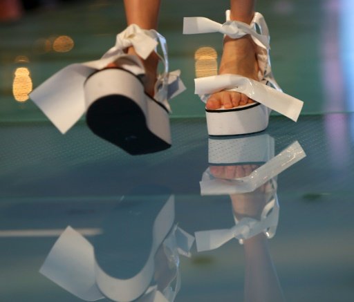 اسبوع عربي للأزياء في دبي يأمل في جعلها عاصمة للموضة