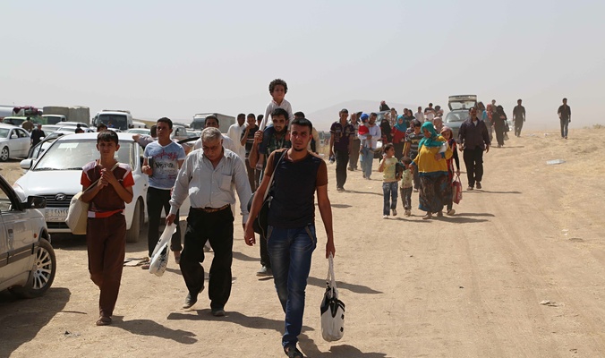 رحلة شاقة ومحفوفة بالمخاطر تقود الهاربين من الموصل لسوريا