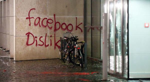 فيسبوك يخفف ممنوعاته ويسمح بنشر صور صادمة ضمن شروط