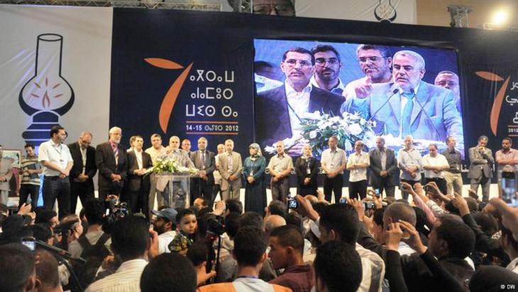 بن كيران يدعو حزبه للانفتاح ويؤكد أنه "ليس للمحجبات فقط"