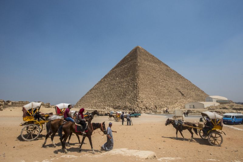 وصول وفد إعلامي وأثري هولندي لتنشيط حركة السياحة في مصر