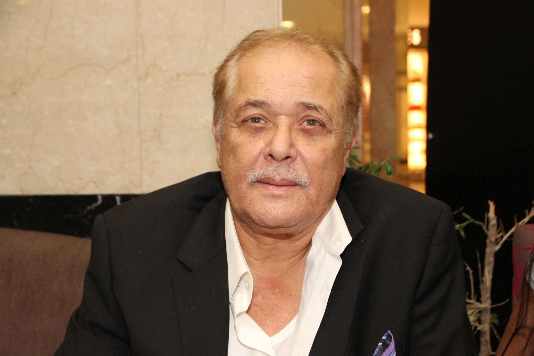 الفنانون شيعوا محمود عبدالعزيز بالقاهرة والدفن بالاسكندرية