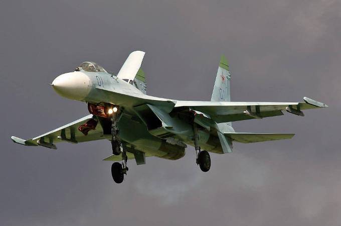طائرات روسية تستهدف مستشفي ومجمعا طبيا بريفي حلب وادلب