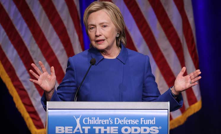 كلينتون : مرت علي أوقات أردت فيها عدم الخروج من المنزل