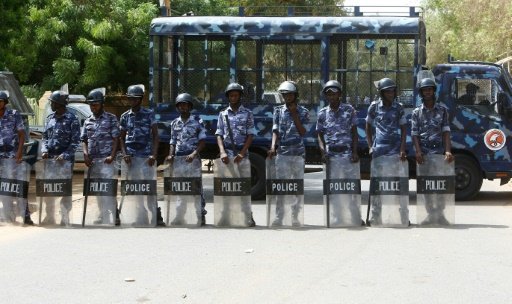 محاكمة 26 سودانيا بتهمة التظاهر ضد زيادة اسعار المحروقات