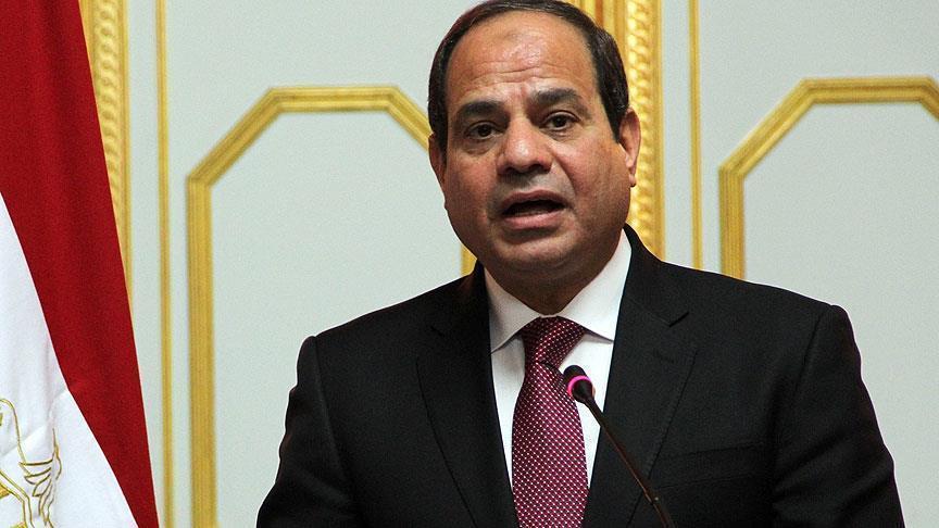 السيسي يعفي قائدي القوات البحرية والدفاع الجوي من منصبيهما