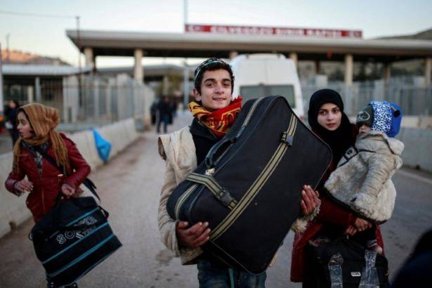 نقطة عبور تركية تصبح مركزا لعمليات الاجلاء من حلب