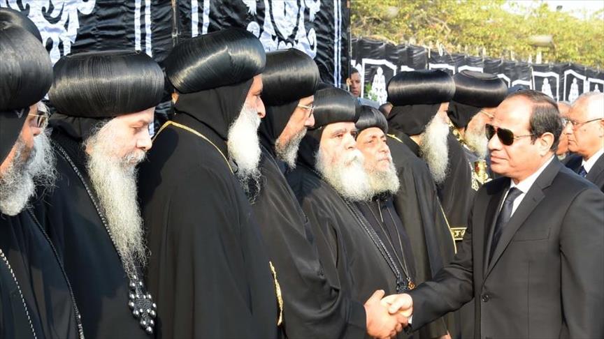 أقباط مصر والنظام.. "شهر عسل" على وقع أجراس ميلاد حزينة