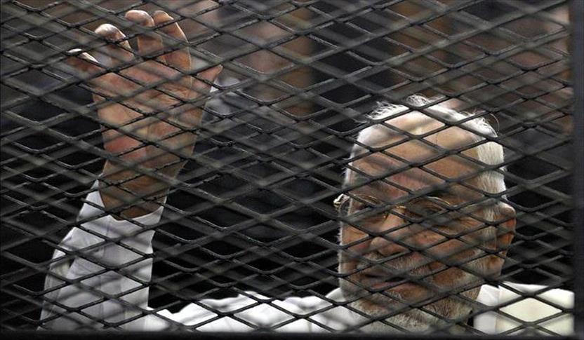 الداخلية المصرية تعلن نقل مرشد "الإخوان" السابق للعناية المركزة