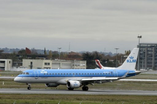 السماح لزوجين ايرانيين بالتوجه لامريكا بعد 5 ايام في امستردام