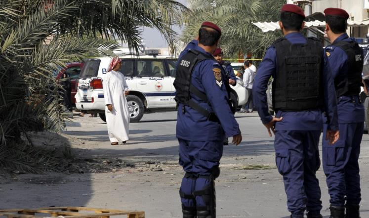 البحرين:محاكمة المدنيين عسكريا ينتهك معايير المحاكمة العادلة