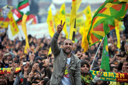 اكراد تركيا يحتفلون ب"النوروز" بشعار لا لتوسيع سلطات اردوغان