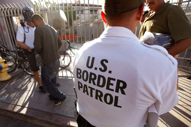 طرد المهاجرين سيدمر الاقتصاد الأمريكي