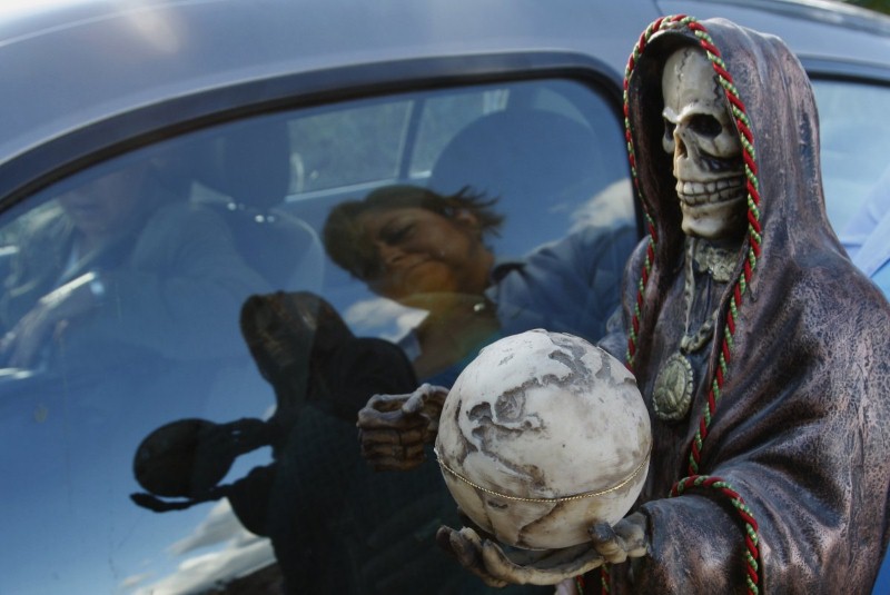  قديس يحمي المكسيكيين من الأمراض ويجذر تقديسهم للموت