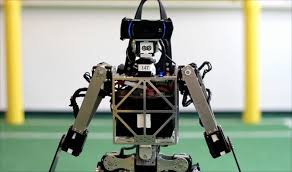 معرض ألماني يقدم الروبوت كزميل للإنسان