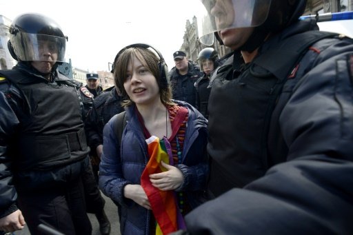 اعتقال ناشظين تظاهروا ضد اضطهاد المثليين في الشيشان