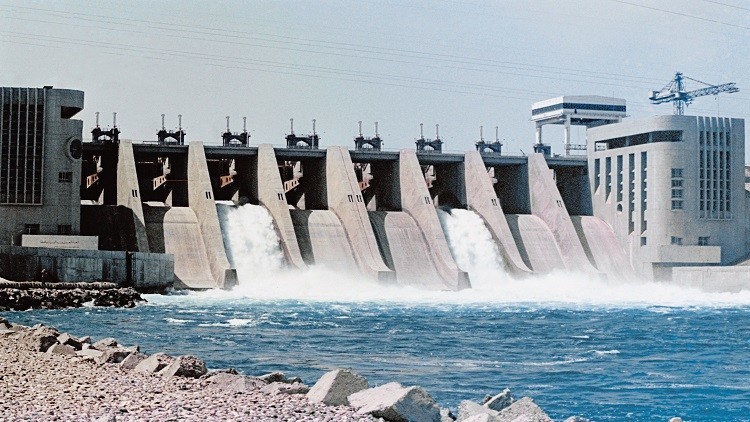 قوات سوريا الديموقراطية تنتزع الطبقة والسد من "داعش"