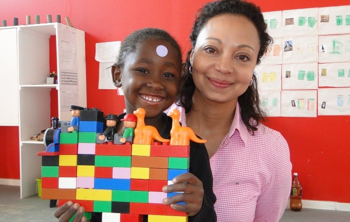 جامعة كامبريدج البريطانية تعين أستاذا للعب من مؤسسة "ليجو"