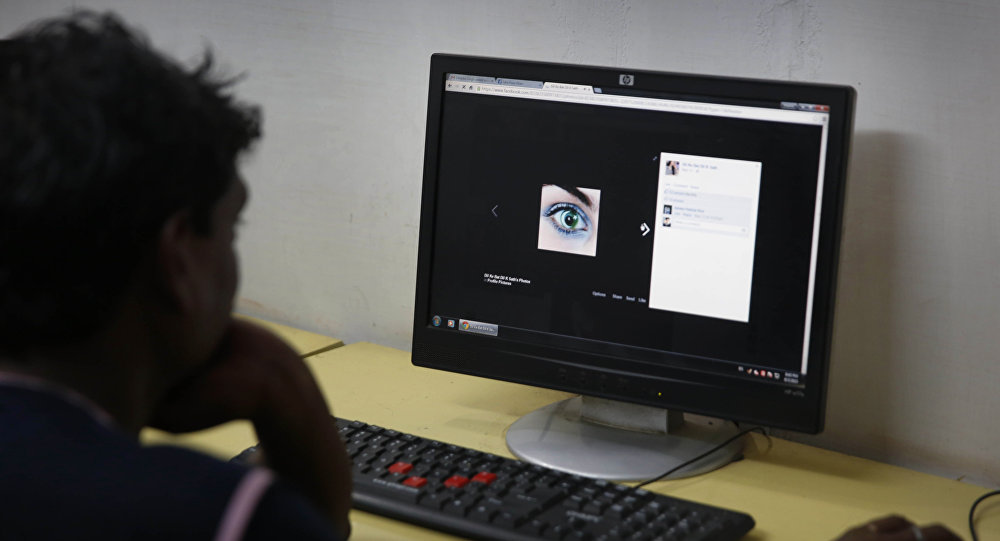 خطابات الكراهية على الإنترنت تصادف الشباب على وجه الخصوص