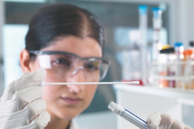 محكمة هولندية تخضع 22 شخصا لاختبار DNA لمعرفة أبيهم الحقيقي