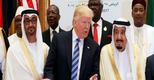  ترامب يعتبر ان عزل قطر يشكل "بداية نهاية" الارهاب