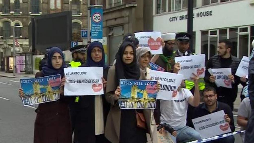 هل فبركت قناة "سي.إن.إن" فيديو تظاهر مسلمين ضد اعتداء لندن؟