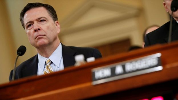 ترامب يصف تسريب كومي لمذكرة بشأن محادثات جمعتهما بأنه عمل "جبان"