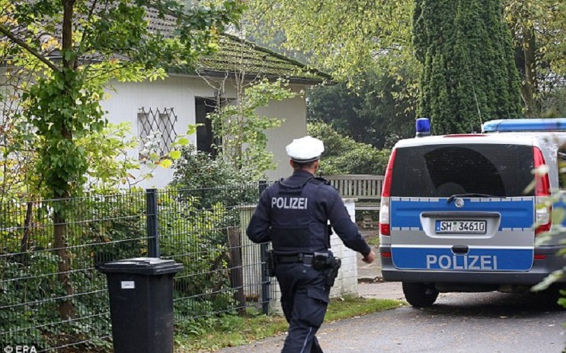 مأساة عائلية في ألمانيا.. أب يقتل طفليه طعنا
