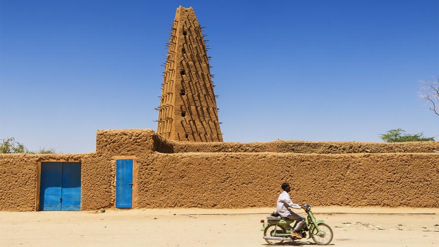 مدينة أجاديز بالنيجر ... مفترق طرق الأمل والأحلام المحطمة