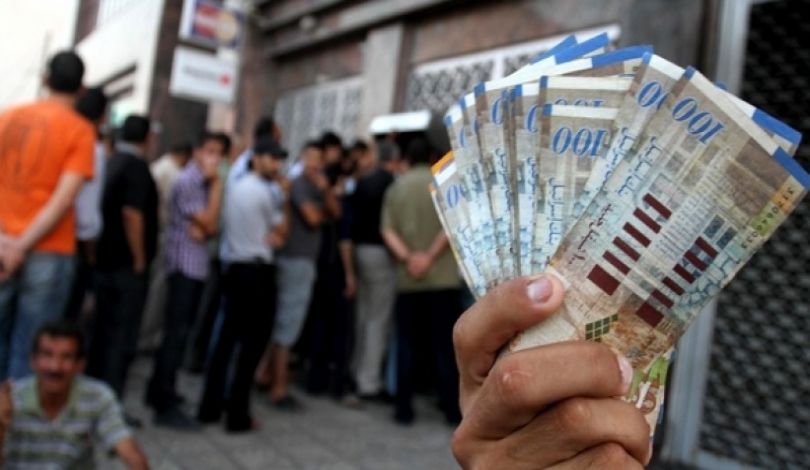 حماس:السلطة الفلسطينية تقطع رواتب نواب الحركة بالضفة الغربية