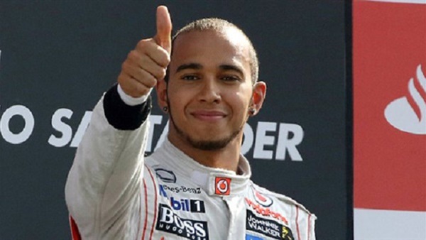 هاميلتون يتوج بلقب سباق جائزة لفورمولا-1 للمرة الرابعة