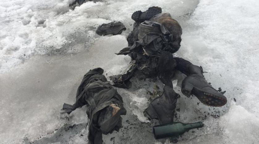 جثتين مجمدتين لشخصين فقدا قبل 75 عاما في جبال الألب عثر عليهما